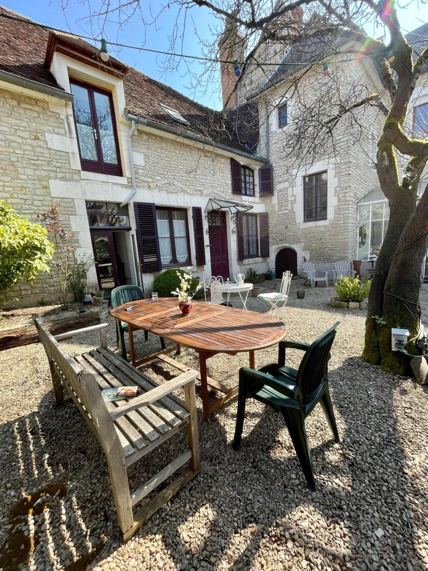 L'Escapade Place Voltaire Vermenton 외부 사진